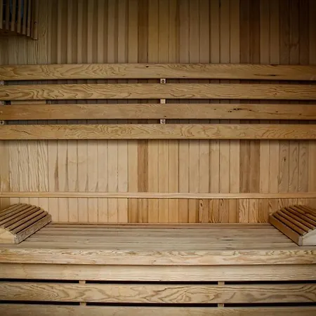 Et Espace Bien-etre Piscine, Sauna, Jacuzzi * Beaurepaire-sur-Sambre