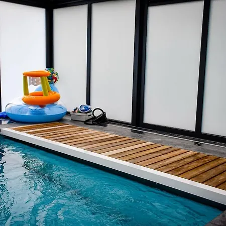 Et Espace Bien-etre Piscine, Sauna, Jacuzzi