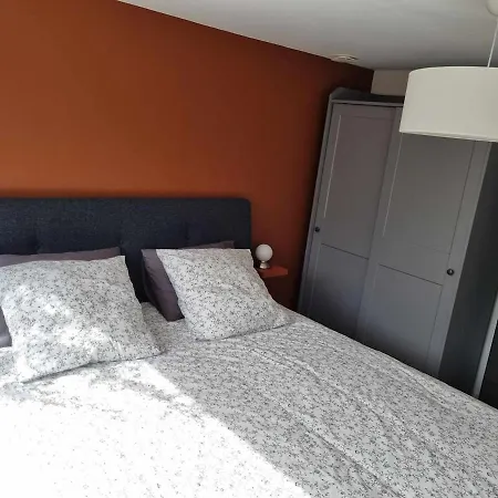 Et Espace Bien-etre Piscine, Sauna, Jacuzzi * Beaurepaire-sur-Sambre