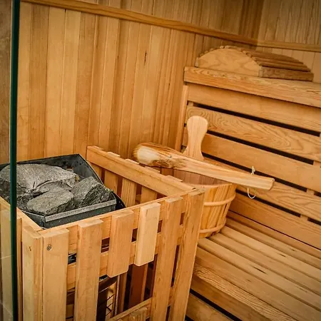 Et Espace Bien-etre Piscine, Sauna, Jacuzzi Feriehus *